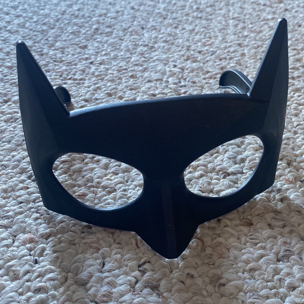 Batman Mask MCDONALD'S BATMAN MASK HAPPY MEAL TOY HALLOWEEN 2013 preowned - Picture 2 of 5